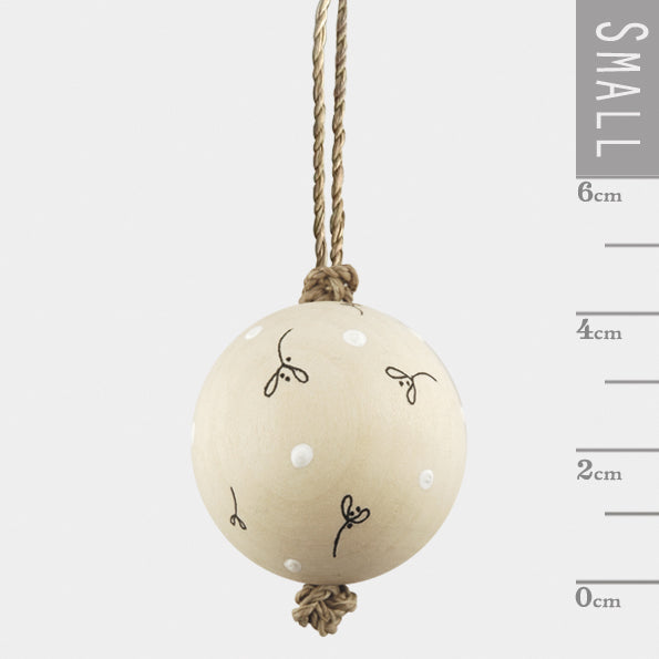 Wood bauble - Mistletoe sprigs