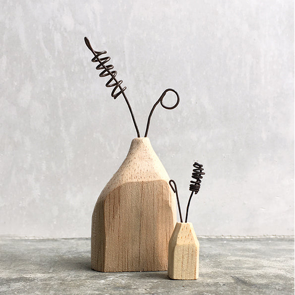 Drahtblume in Vase - Binse